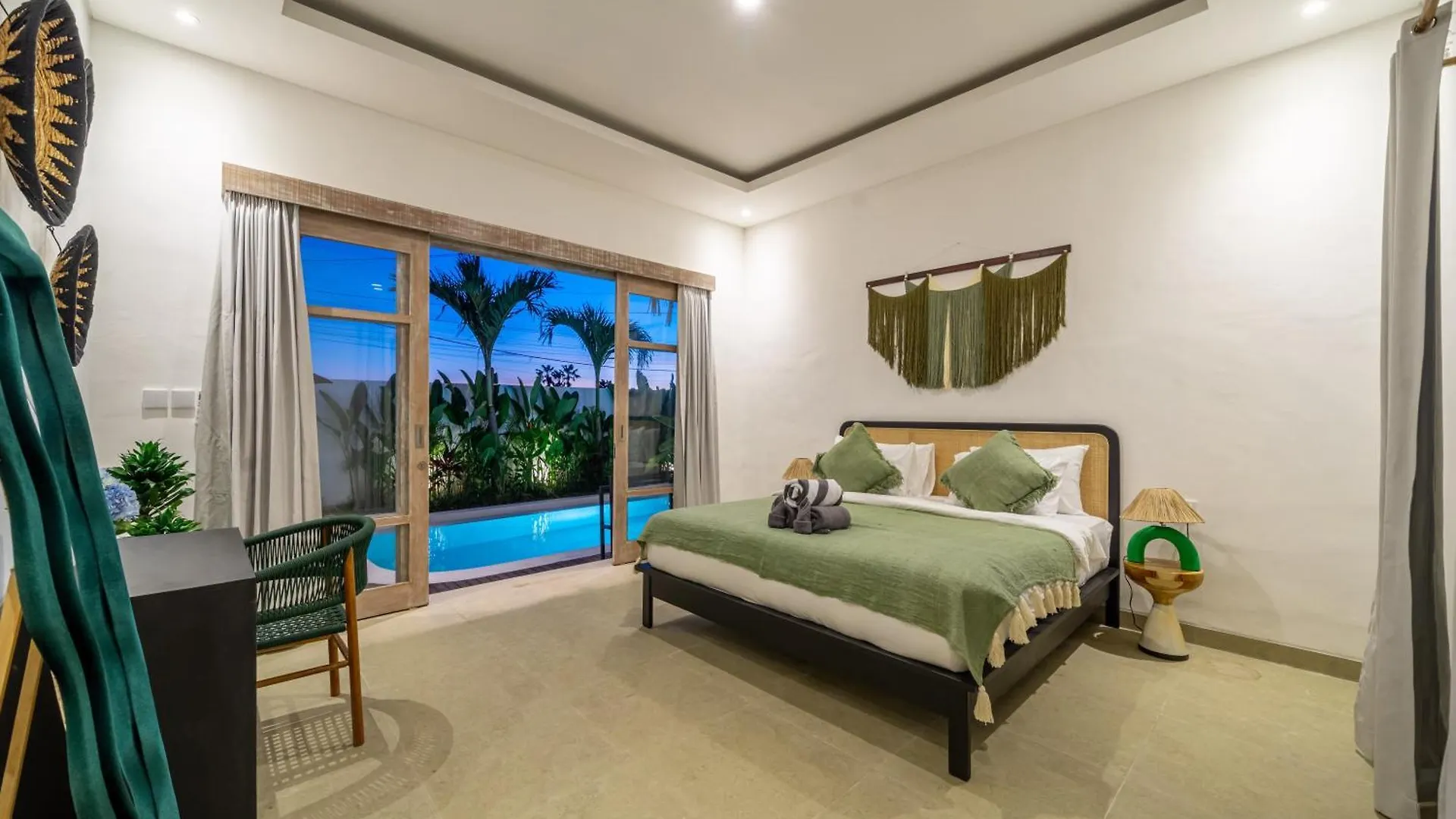Ultimate Bali Retreat - Modern 2-Bedroom Villa With Large Pool In Canggu! 0*,  Indonesien