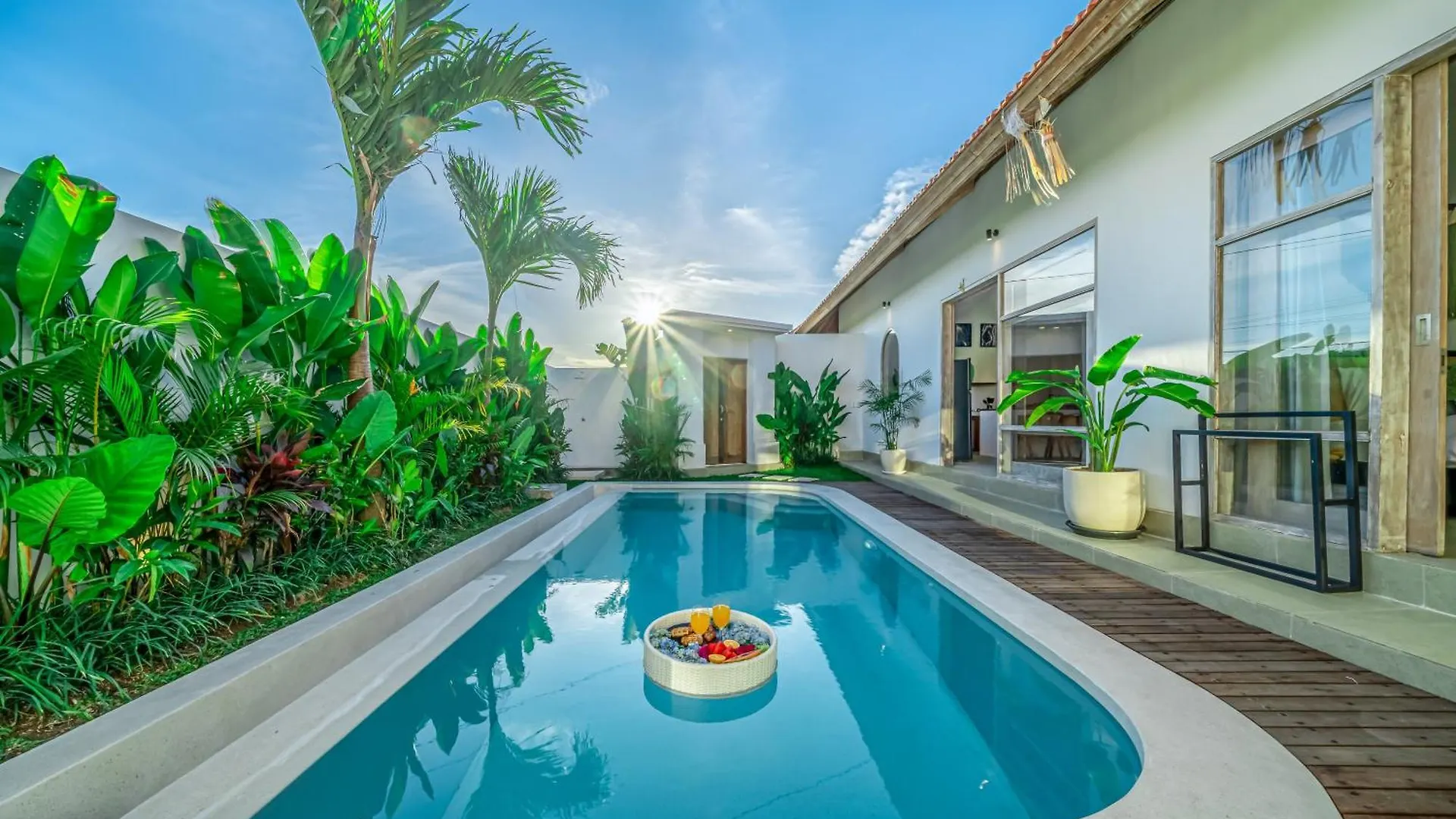 Ultimate Bali Retreat - Modern 2-Bedroom Villa With Large Pool In Canggu! 0*, Canggu (Bali) Indonesia