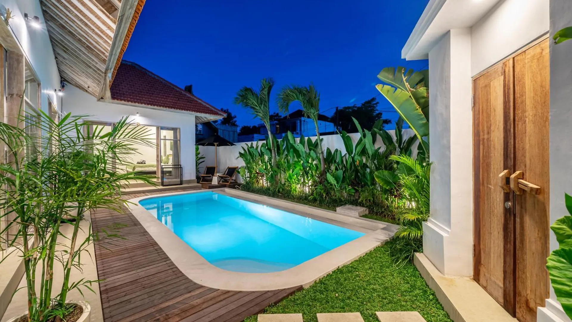 Ultimate Bali Retreat - Modern 2-Bedroom Villa With Large Pool In Canggu!