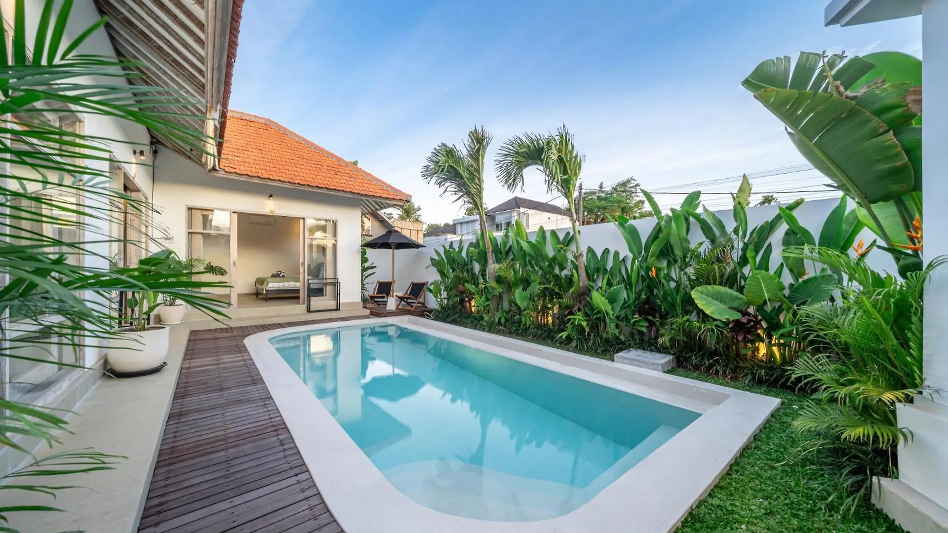 Ultimate Bali Retreat - Modern 2-Bedroom Villa With Large Pool In Canggu!