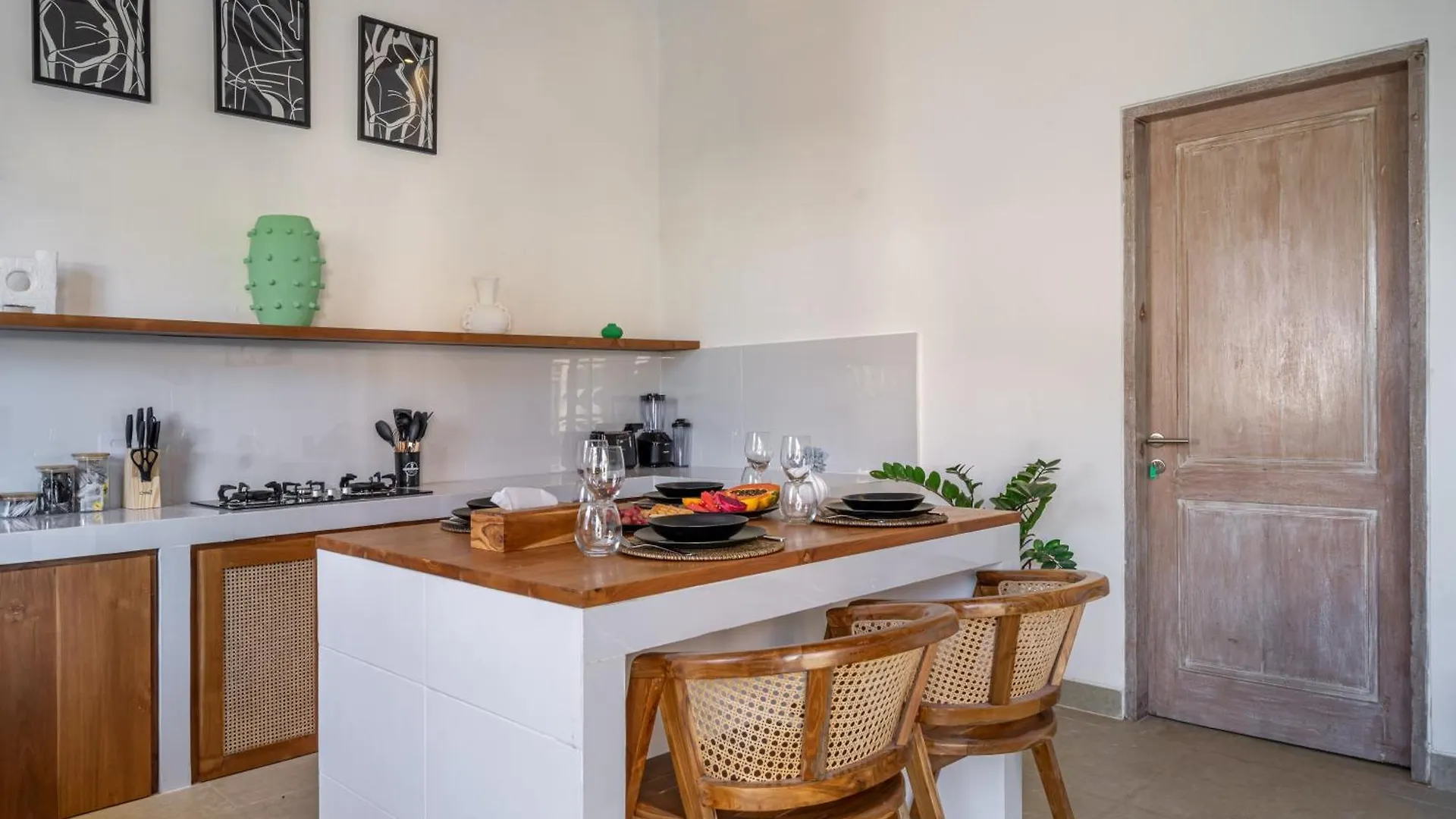 Ultimate Bali Retreat - Modern 2-Bedroom Villa With Large Pool In Canggu! Indonesia